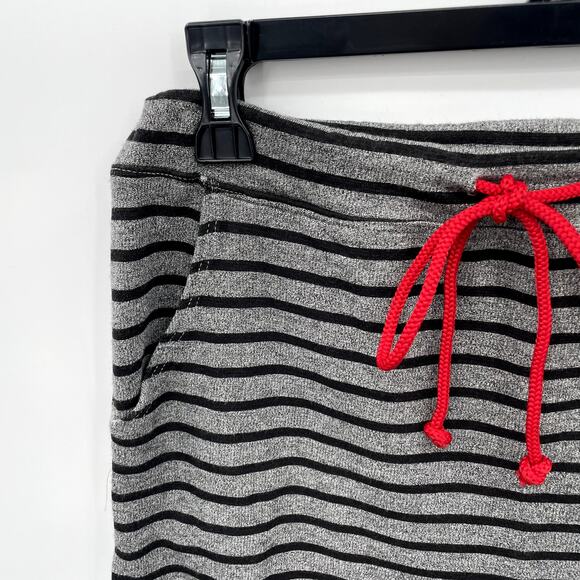 SUNDRY x EVEREVE The Everyday Striped Skirt // XS - Picture 2 of 9